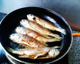 干煎小黄鱼的做法步骤7