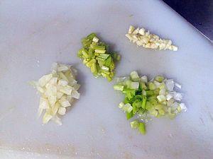 豌豆苗烩豆腐的做法步骤2