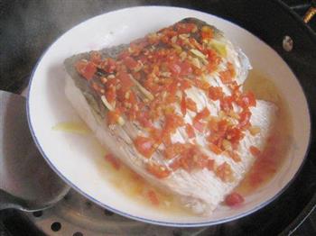 蒜味剁椒蒸青鱼的做法步骤6