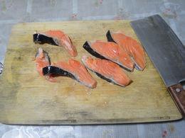 豆香三文鱼的做法步骤2