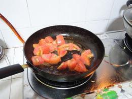 番茄菜花炒虾球的做法步骤8