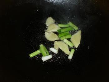 豆腐鲫鱼汤的做法步骤3