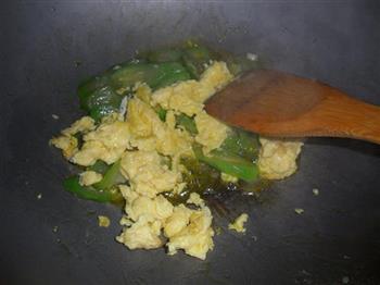 丝瓜炒鸡蛋的做法步骤6
