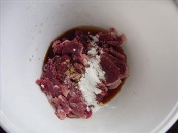 辣白菜汆牛肉的做法图解2