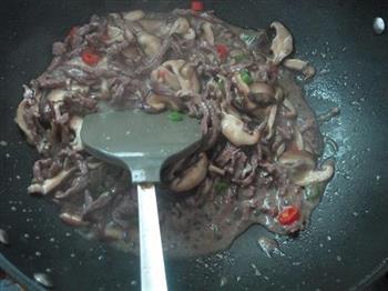 香菇炒牛肉的做法步骤10