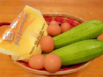 西葫芦鸡蛋素包子的做法步骤1