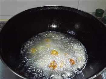 焦熘土豆丸子的做法步骤4