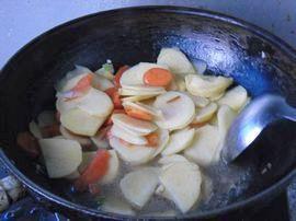 青椒胡萝卜土豆片的做法步骤8
