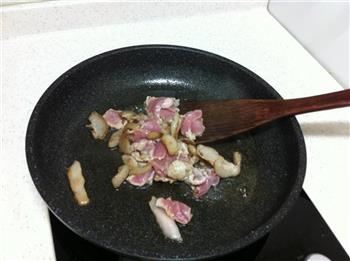 猪肉圆白菜炖粉条的做法步骤2