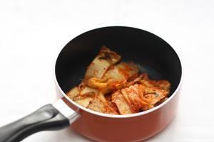 韩式泡菜豆腐汤的做法步骤3