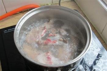 海带豆腐猪骨汤的做法步骤1