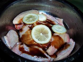 柠香蚝油煎焖鸡翅的做法步骤3
