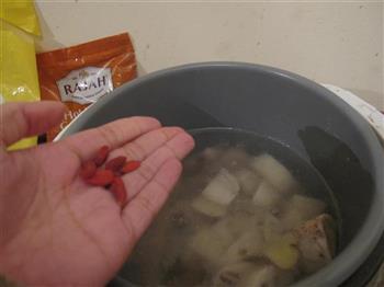 莲藕排骨汤的做法步骤7