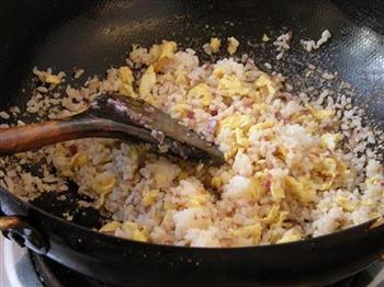 洋葱蛋炒饭的做法步骤8