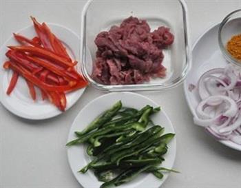 咖喱洋葱炒牛肉的做法步骤1