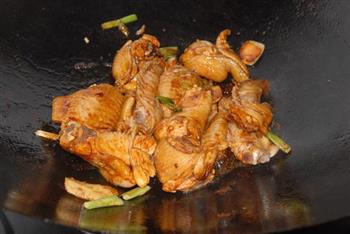茶树菇烧鸡翅的做法步骤10
