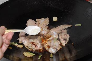 茶树菇烧鸡翅的做法步骤9