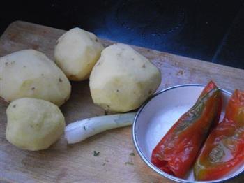 咸椒炖土豆条的做法步骤1