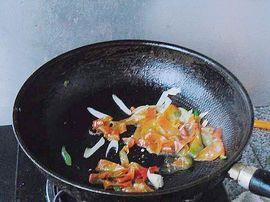 咸椒炖土豆条的做法步骤4