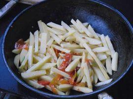 咸椒炖土豆条的做法步骤5