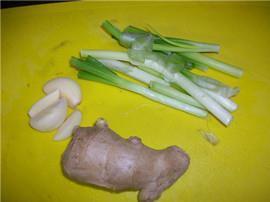 红烧腐竹酿肉的做法步骤2