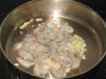 菠菜炒白虾的做法步骤3