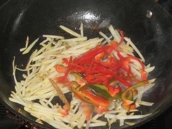 红椒丝炒土豆丝的做法步骤4
