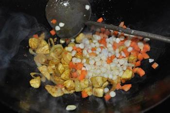 咖喱土豆泥炒饭的做法步骤6