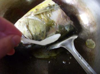 鱼头豆腐枸杞浓汤的做法步骤4
