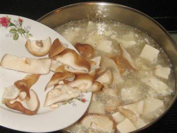 香菇海虾豆腐汤的做法步骤4
