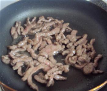 竹笋泡椒炒牛肉的做法步骤4