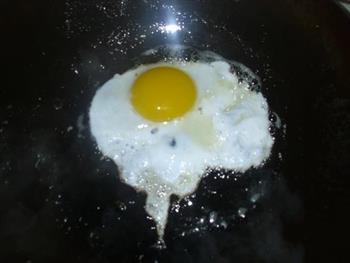 酸梅煮荷包蛋的做法图解3