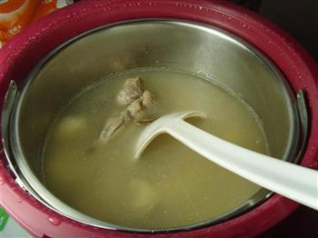 山楂馬蹄茯苓瘦肉湯的做法图解6