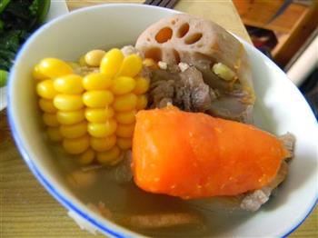 猪脊骨玉米莲藕汤的做法步骤8