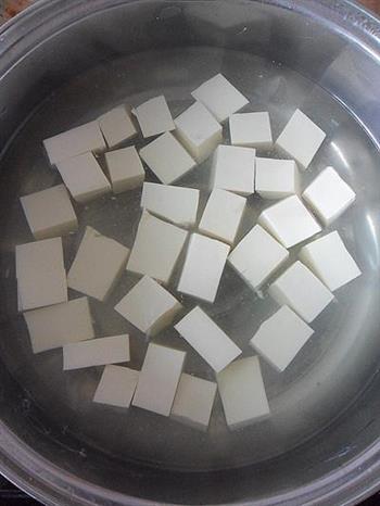 皮蛋香辣豆腐的做法步骤5