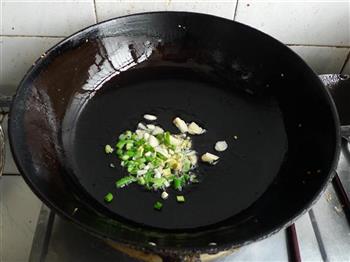 韭苔花蛤肉的做法图解3