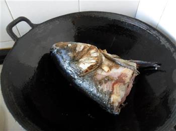 蟹味菇鱼头豆腐煲的做法步骤8