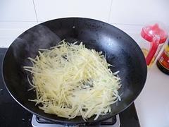 麻花土豆丝的做法步骤7