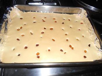 葡萄干蛋糕卷的做法步骤9