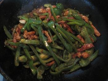 青椒炒肉的做法步骤9