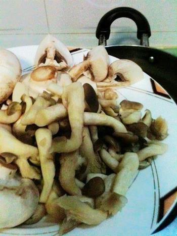 青菜菌菇牛筋汤面的做法步骤6