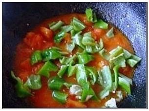 西红柿青椒炒蛋的做法步骤7