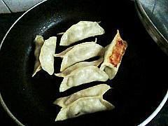 韩式辣白菜锅贴的做法步骤16