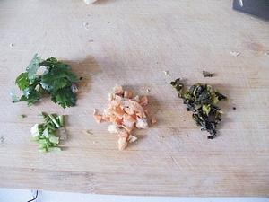 海米酸菜蒸蛋羹的做法步骤1