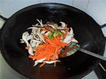 胡萝卜香菇炒肉丝的做法步骤7