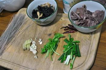 野山菌驴杂汤的做法步骤1