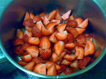 甜美草莓酱的做法步骤2