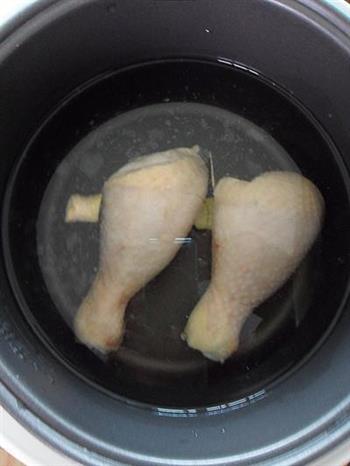 鸡腿菌菇汤的做法步骤10