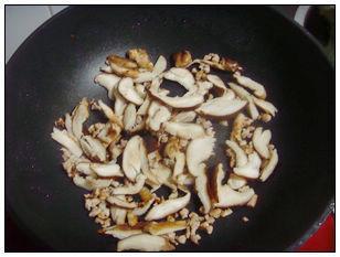 香菇肉蛋粥的做法图解11
