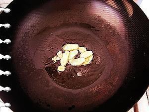 炸肉皮炖萝卜汤的做法步骤4